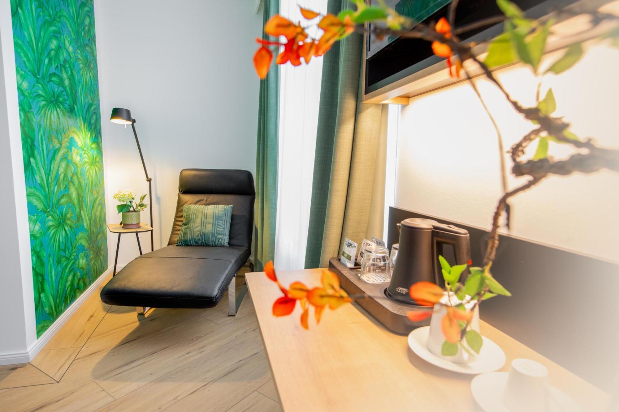 Frida Hotel & Cafe Bassum エクステリア 写真