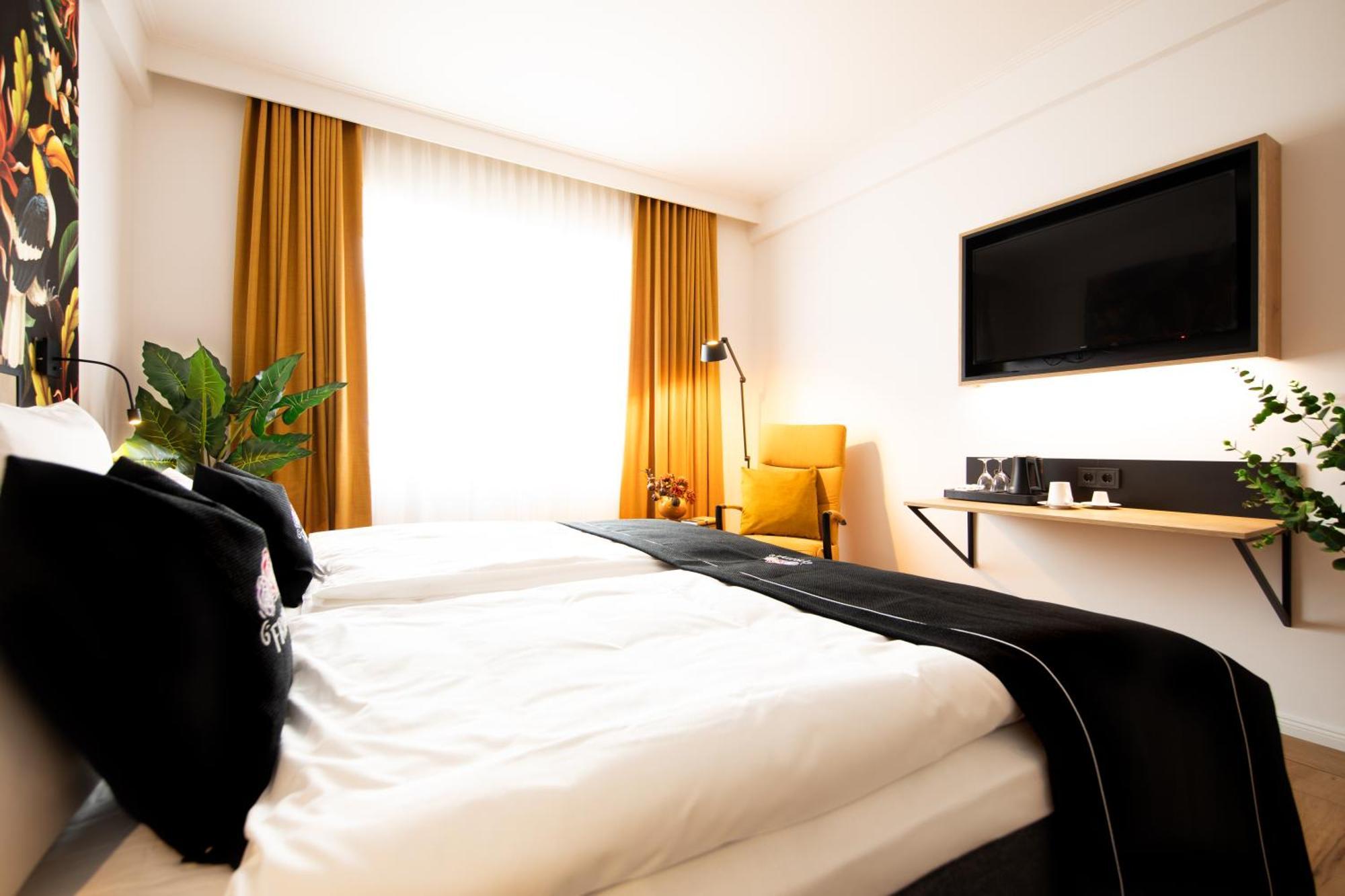 Frida Hotel & Cafe Bassum エクステリア 写真